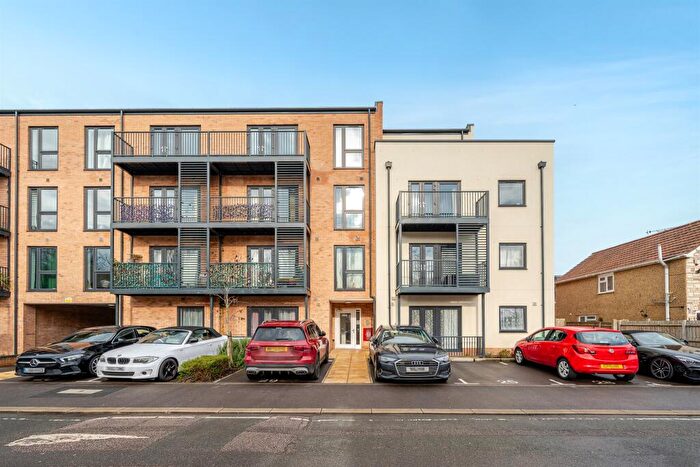 2 Bedroom Apartment For Sale In Boyn Valley Road, Maidenhead, SL6