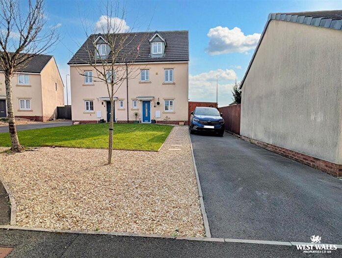 4 Bedroom Semi-Detached House For Sale In Heol Waunhir, Carway, Kidwelly, SA17