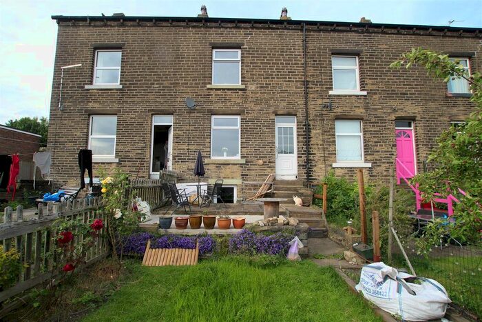4 Bedroom Terraced House To Rent In Bright Street, Sowerby Bridge, HX6