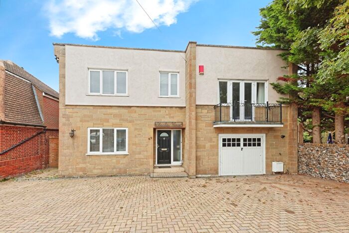 4 Bedroom Detached House For Sale In Stanley Road, Broadstairs, Kent, CT10