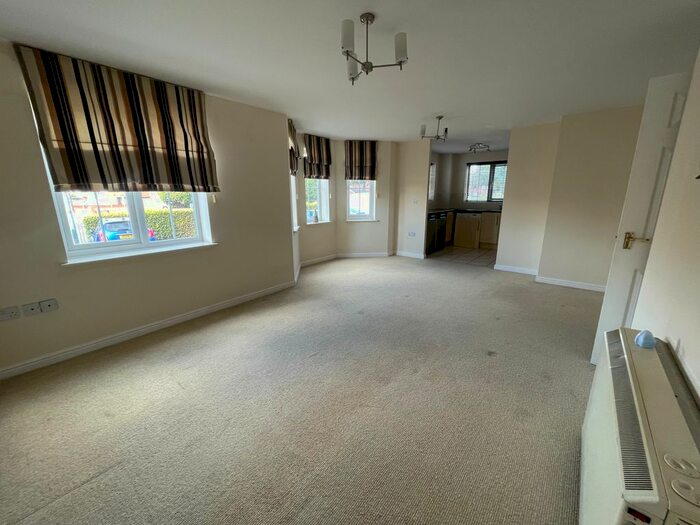 2 Bedroom Flat To Rent In Wedgbury Close, Wednesbury, WS10