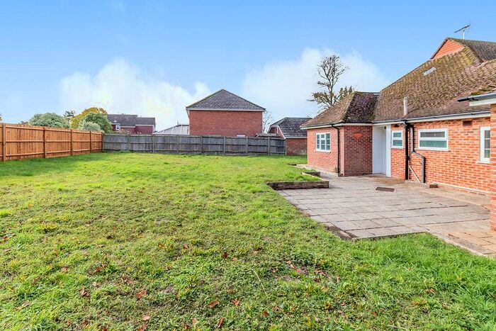 3 Bedroom Bungalow To Rent In Pluckley Road, Charing, Ashford, Kent, TN27