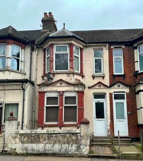 1 Bedroom Flat To Rent In Canterbury Street, Gillingham, ME7