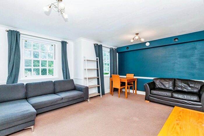 1 Bedroom Apartment For Sale In Ray Park Avenue, Maidenhead, SL6