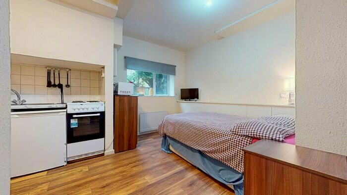 Studio To Rent In Chatsworth Road, NW2