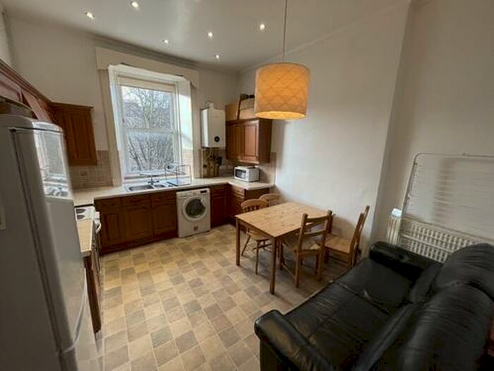 3 Bedroom Flat To Rent In Dalkeith Road, Edinburgh, EH16