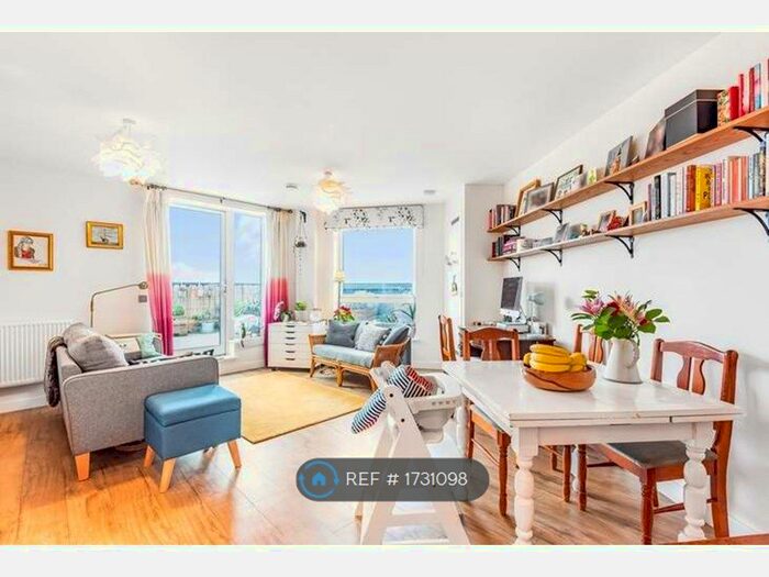 2 Bedroom Flat To Rent In Rye Lane, London, SE15