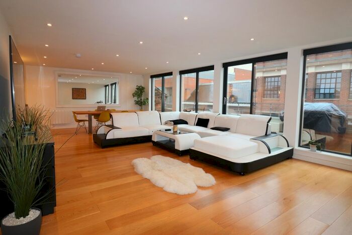 2 Bedroom Penthouse To Rent In The Badge Works, Tenby Street, Birmingham, B1