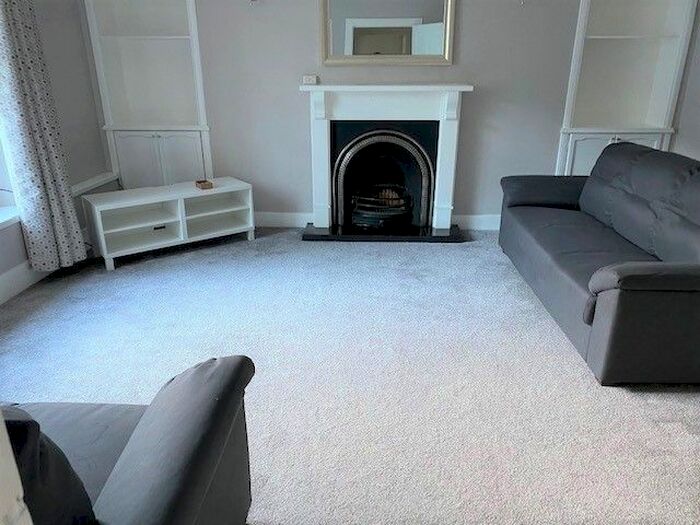 2 Bedroom Flat To Rent In Fonthill Road, City Centre, Aberdeen, AB11
