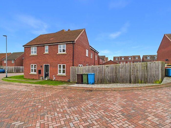 3 Bedroom End Terrace House For Sale In Tennison Drive, Driffield, YO25
