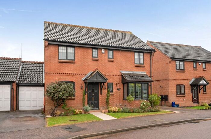 4 Bedroom Detached House For Sale In Denbigh Close, Marston Moretaine, Bedford, MK43