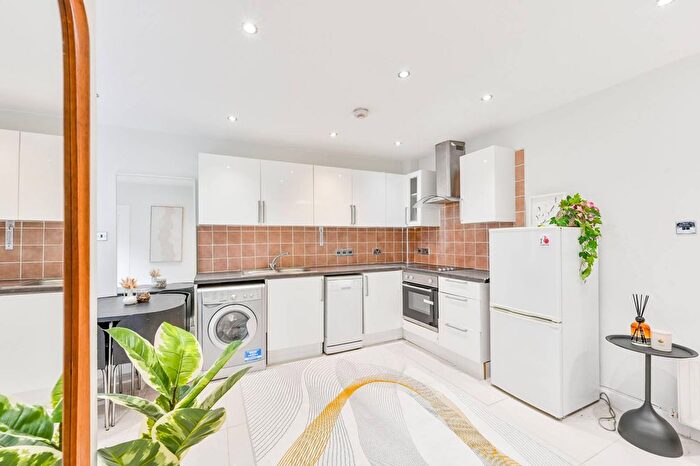 1 Bedroom Flat To Rent In George Street, Marylebone, London, W1H