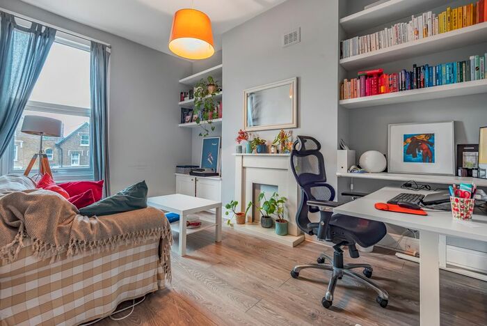 1 Bedroom Flat To Rent In Lewisham Way, London, SE14