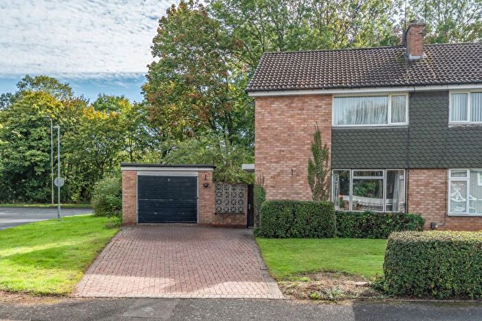 3 Bedroom Semi-detached House For Sale In Ansley Close, Matchborough East, Redditch, B98