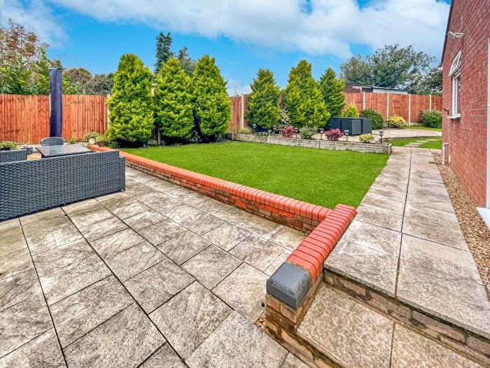 3 Bedroom Detached Bungalow For Sale In Mayfield Road, Luton, Bedfordshire, LU2