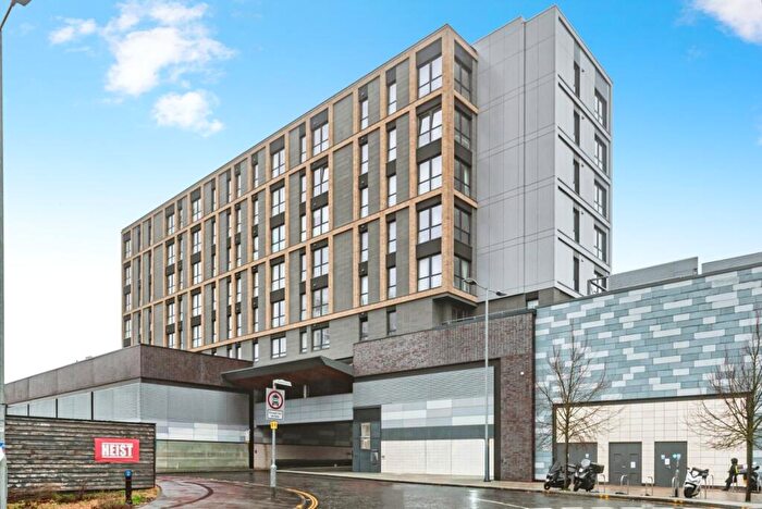 2 Bedroom Flat For Sale In The Ring, Bracknell, Berkshire, RG12