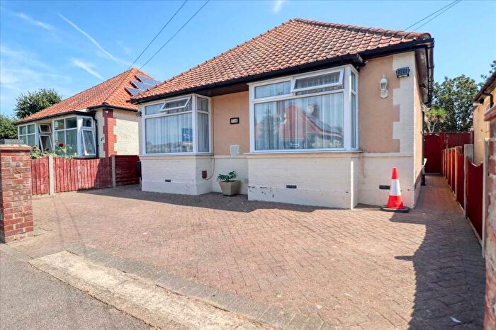 4 Bedroom Bungalow For Sale In Thomas Road, Clacton On Sea, CO15
