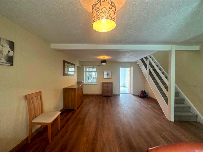 2 Bedroom Terraced House To Rent In William Street, Swansea, SA1