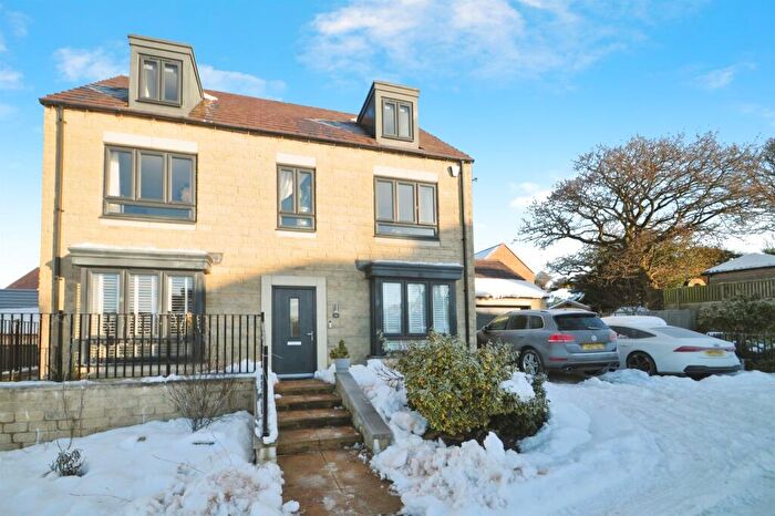 5 Bedroom Detached House For Sale In Aster Way, Beckwithshaw, Harrogate, HG3