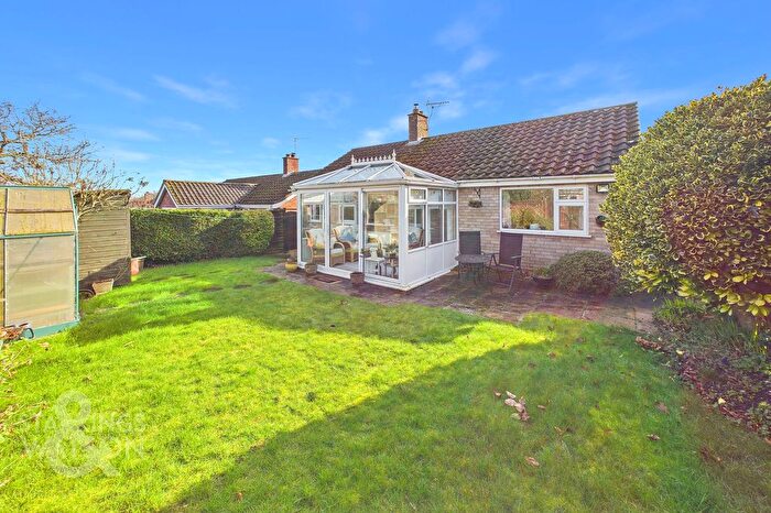 2 Bedroom Detached Bungalow For Sale In Proctor Road, Chedgrave, Norwich, NR14