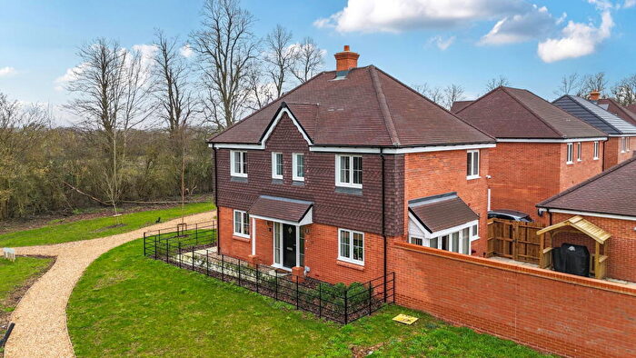 4 Bedroom Detached House For Sale In Summerstead Farm Road, Sherfield-on-Loddon, RG27