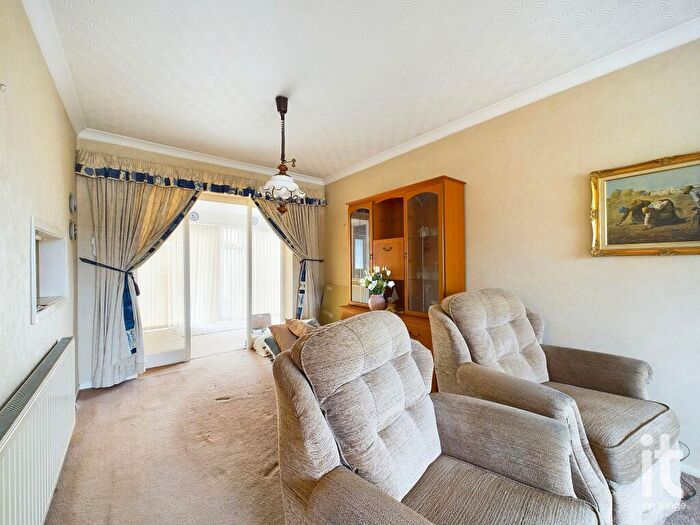 3 Bedroom Detached Bungalow For Sale In Manifold Drive, High Lane, Stockport, SK6