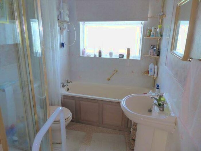 3 Bedroom Detached Bungalow For Sale In Thorntree Road, Northallerton, DL6