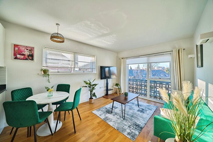 1 Bedroom Flat For Sale In Western Road, Southall, UB2