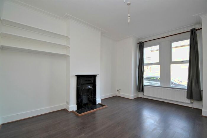 2 Bedroom Flat To Rent In Roxley Road, London, SE13