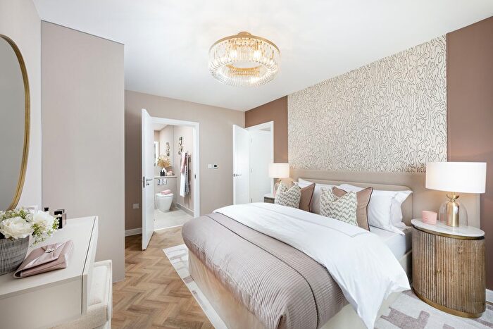 3 Bedroom Property For Sale In " Bed Apartment" At Carlton Vale, London, NW6