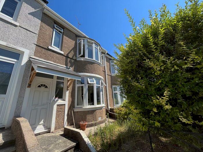 4 Bedroom Terraced House To Rent In Ridge Park Avenue - Four Double Bedroom Home Close To City Centre, Train Station And University, PL4