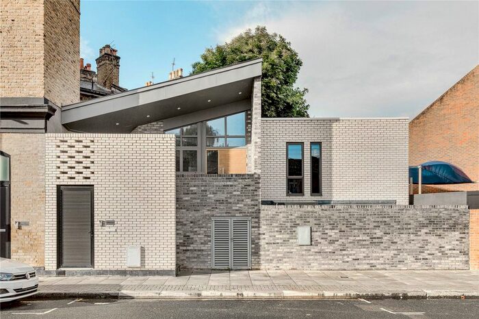 3 Bedroom Semi-Detached House To Rent In St. Philip Street, Battersea, SW8