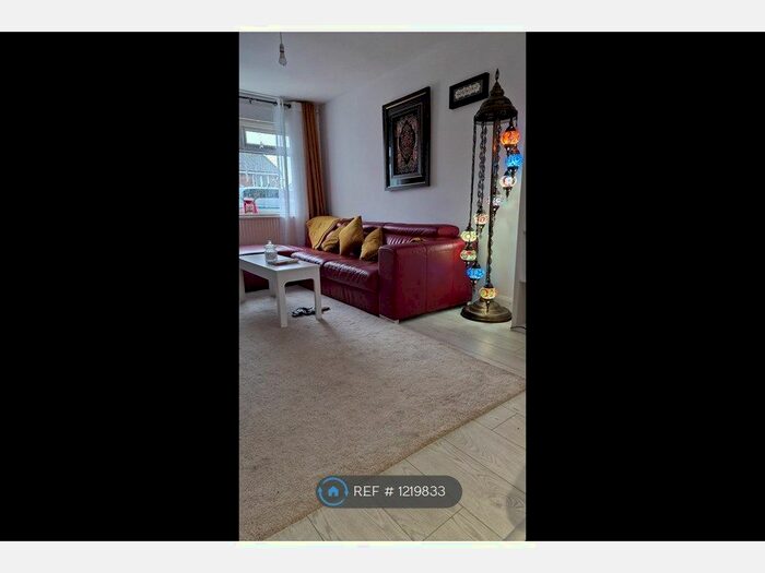 2 Bedroom Semi-Detached House To Rent In Willow Avenue, Middleton, Manchester, M24