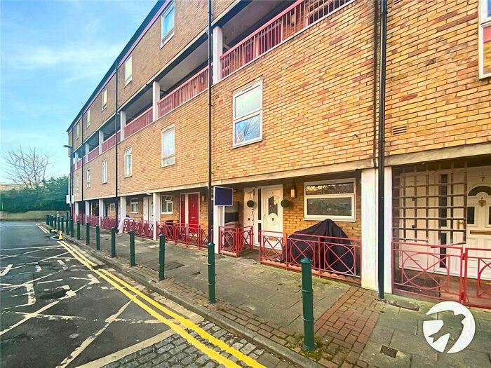 2 Bedroom Maisonette To Rent In Lovelinch Close, Peckham, London, SE15