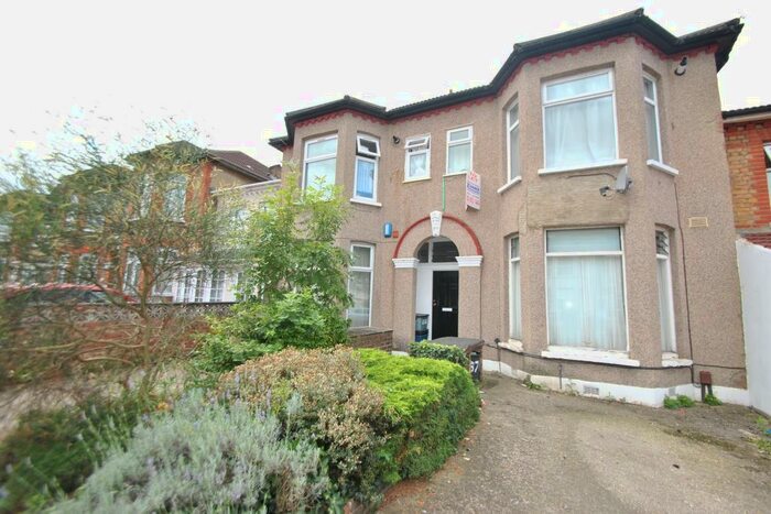 1 Bedroom Flat To Rent In Argyle Road, IG1