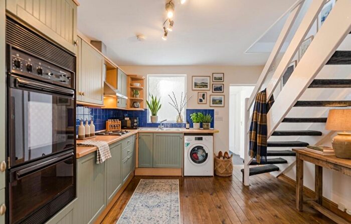 2 Bedroom Apartment For Sale In Park Road, Kenilworth, Warwickshire, CV8