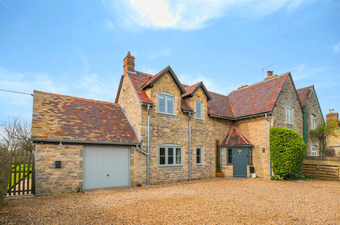 4 Bedroom Semi-Detached House For Sale In Station Road, South Leigh, Oxfordshire, OX29