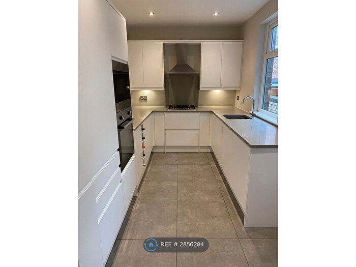 2 Bedroom Terraced House To Rent In Birch Avenue, Stockport, SK6