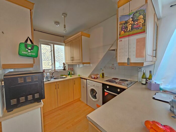 2 Bedroom Flat To Rent In Manbey Park Road, London, E15