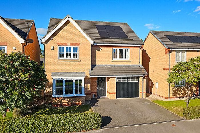 4 Bedroom Detached House For Sale In Rowan Close, Harrogate, HG1