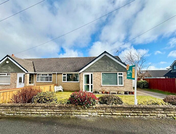 2 Bedroom Detached Bungalow For Sale In Farside Road, West Ayton, Scarborough, YO13