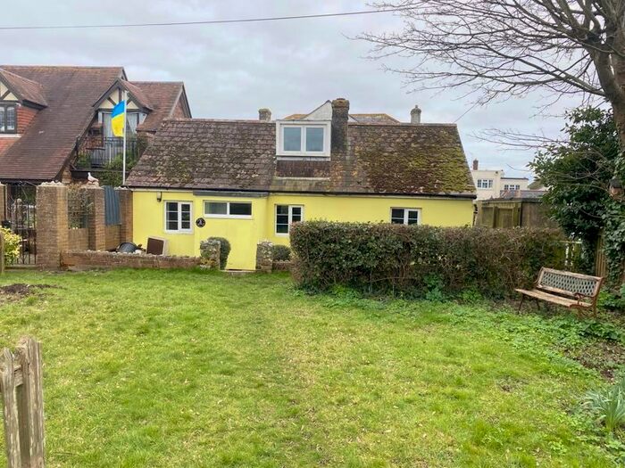 3 Bedroom Property To Rent In Foreland Fields Road, Bembridge, PO35