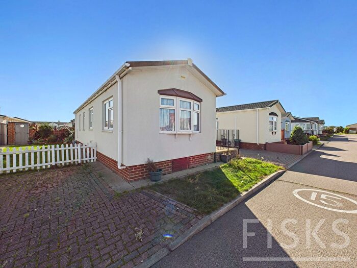 2 Bedroom Mobile/park Home For Sale In Kings, Canvey Island, SS8