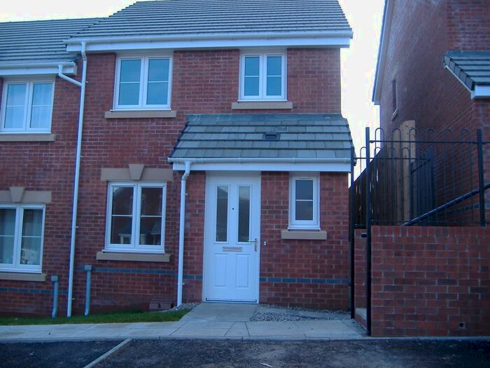3 Bedroom Semi-Detached House To Rent In Clos Gwaith Brics, Tondu, Bridgend., CF32