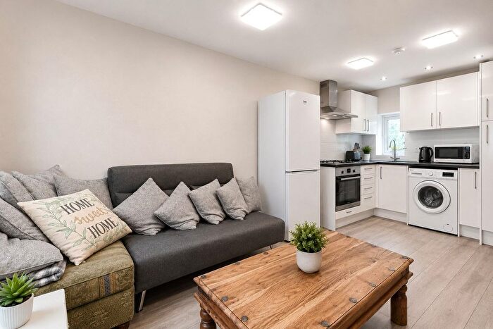 2 Bedroom Maisonette To Rent In Headcorn Place, Thornton Heath, CR7