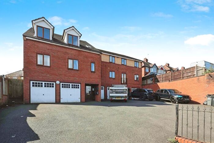 2 Bedroom Flat For Sale In New Birmingham Road, Tividale, Oldbury, B69