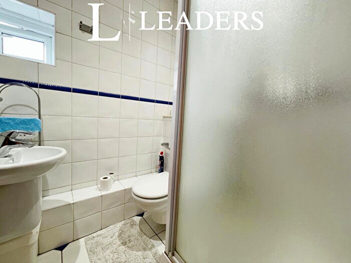 2 Bedroom Apartment To Rent In Gloucester Square, Southampton, SO14