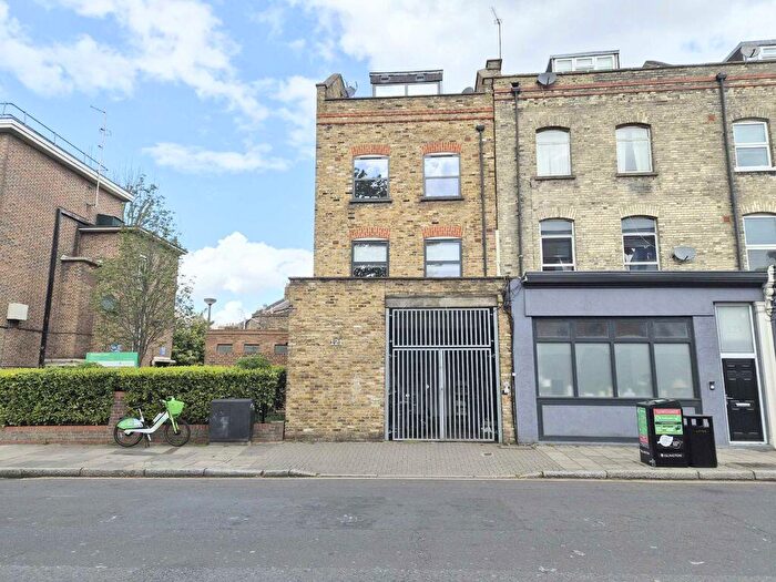 2 Bedroom Flat To Rent In Hanley Road, London, N4