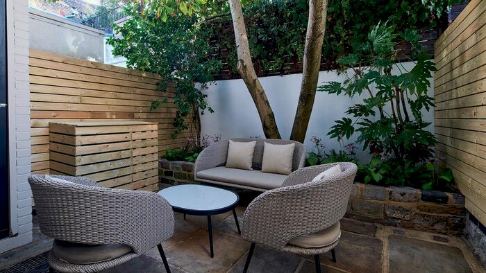 3 Bedroom Mews To Rent In Cheval Place, London, SW7