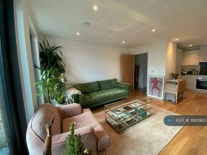 2 Bedroom Flat To Rent In Dalston Lane, London, E8